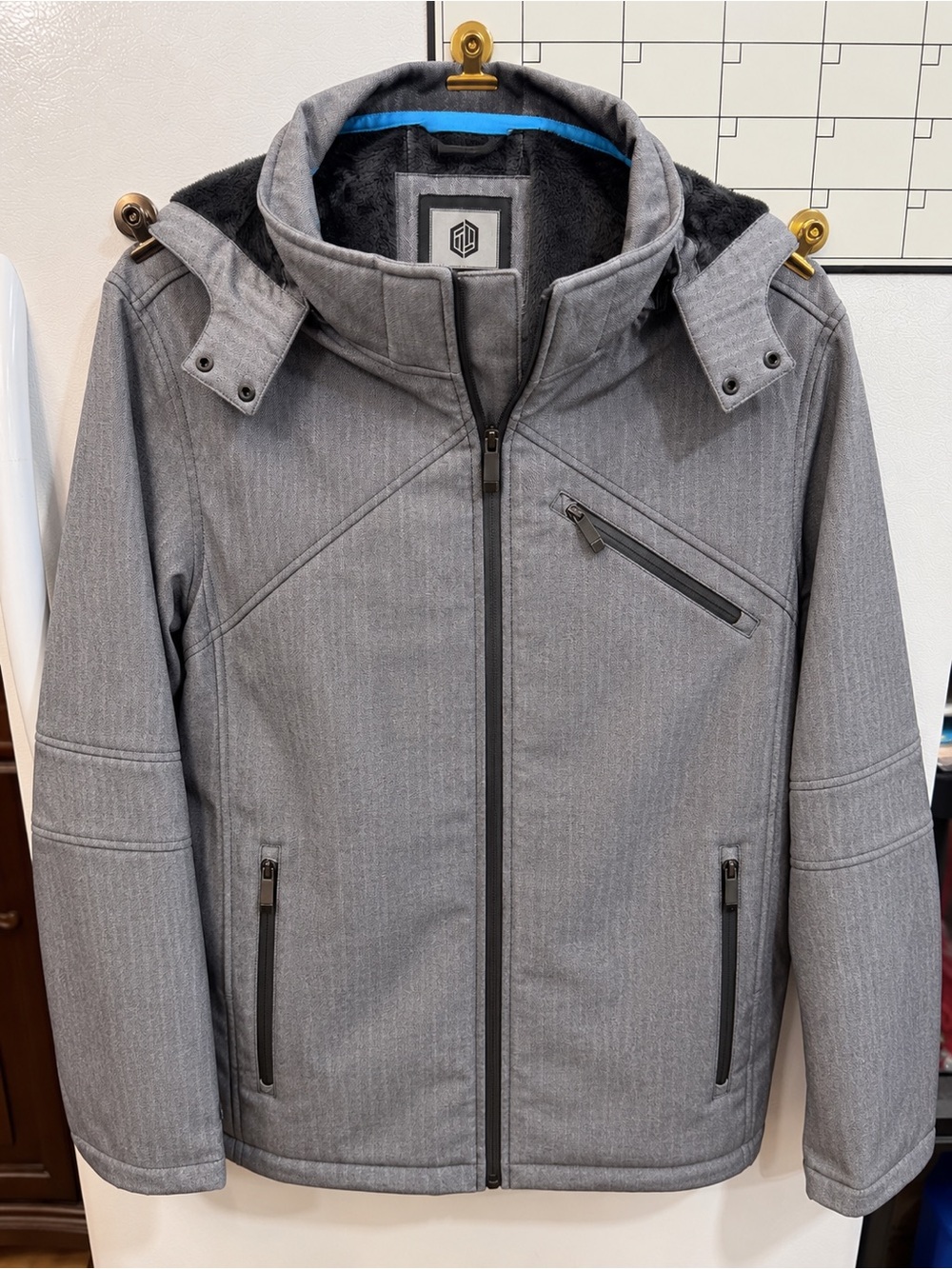 BKE Sport Men’s XXL Gray Softshell Jacket Fleece Lined Detachable Hood